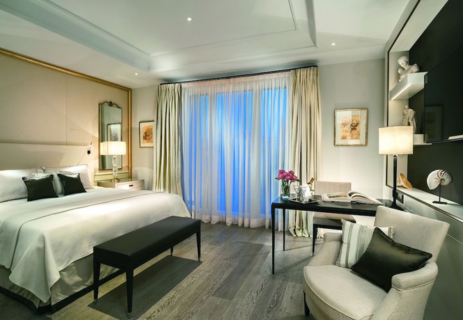 Imagen de la habitación del Hotel Palazzo Parigi Hotel and Grand Spa Milan. Foto 17