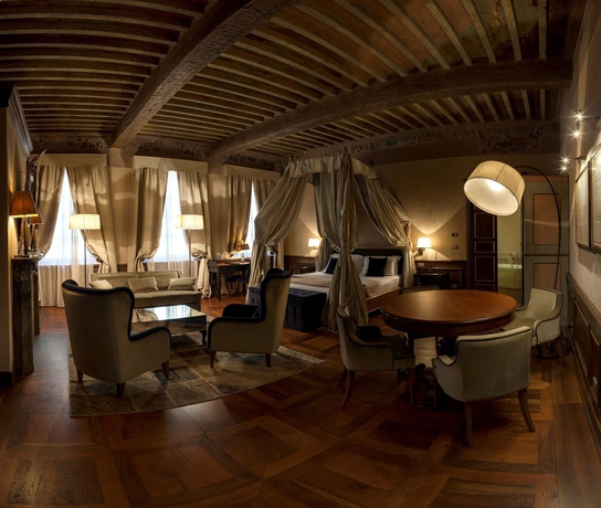 Imagen de la habitación del Hotel Palazzo Righini. Foto 8