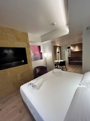 Imagen de la habitación del Hotel Palazzo Sangiorgio. Foto 14