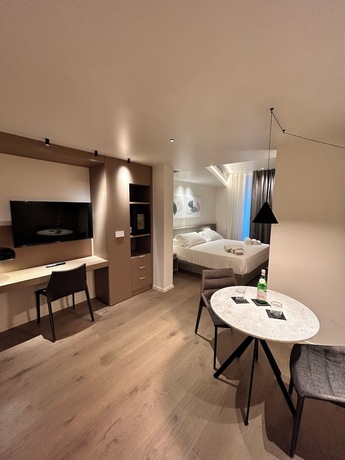 Imagen de la habitación del Hotel Palazzo Sangiorgio. Foto 18
