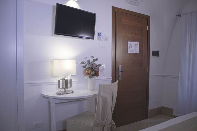 Imagen de la habitación del Hotel Palazzo Sant\'Elena. Foto 3