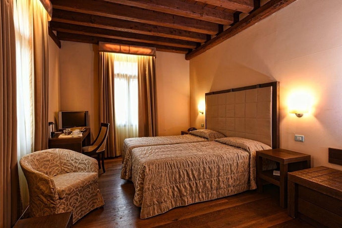 Imagen de la habitación del Hotel Palazzo Selvadego. Foto 5