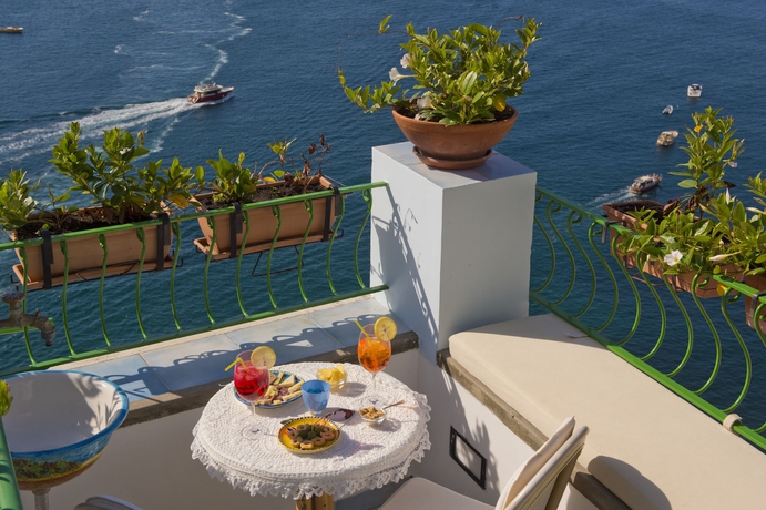 Imagen del bar/restaurante del Hotel Palazzo Talamo. Foto 3