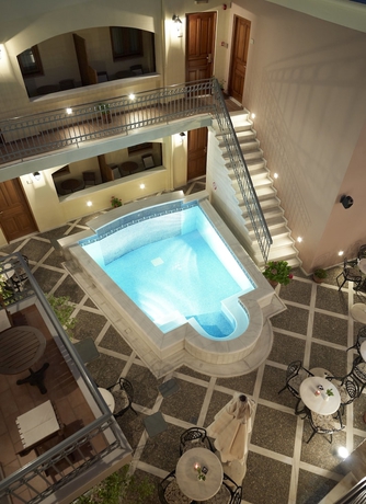 Imagen de la piscina del Hotel Palazzo Vecchio Exclusive Residence. Foto 17