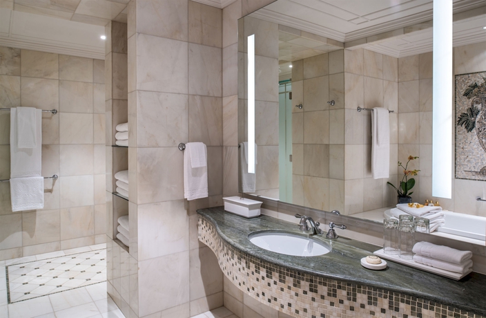 Imagen de la habitación del Hotel Palazzo Versace Dubai. Foto 8