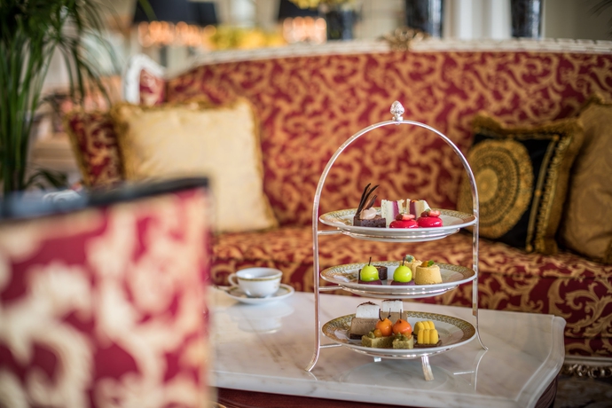 Imagen del bar/restaurante del Hotel Palazzo Versace Dubai. Foto 5