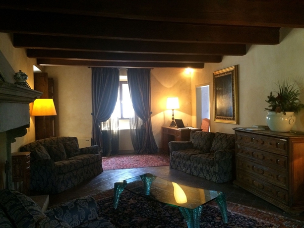 Imagen de los interiores del Hotel Palazzo Viviani Castello Di Montegridolfo. Foto 12