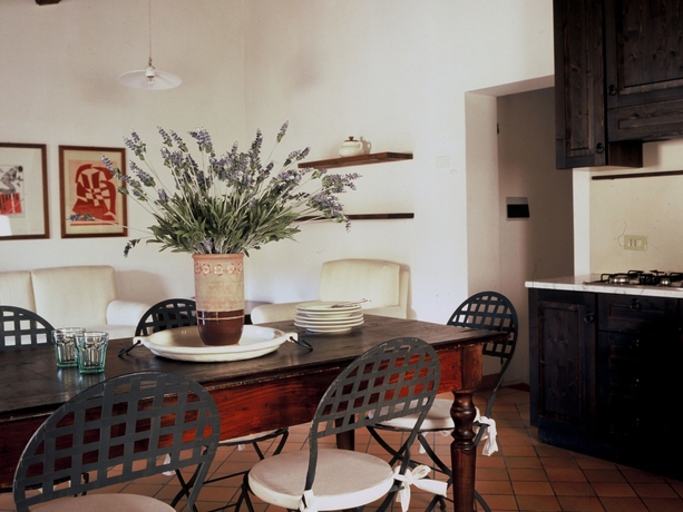Imagen de la habitación del Hotel Palazzo Viviani Castello Di Montegridolfo. Foto 9