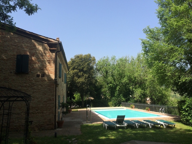 Imagen de la piscina del Hotel Palazzo Viviani Castello Di Montegridolfo. Foto 15