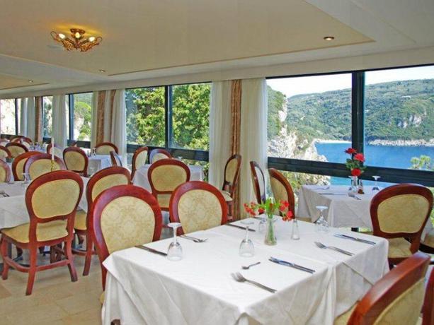 Imagen general del Hotel Paleokastritsa Palace - Adults Only. Foto 4