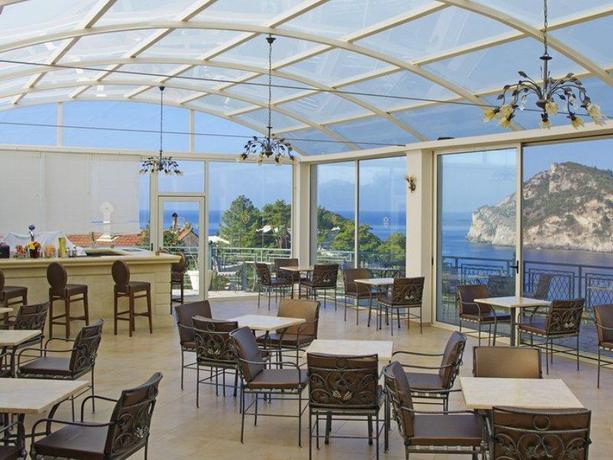 Imagen general del Hotel Paleokastritsa Palace - Adults Only. Foto 10