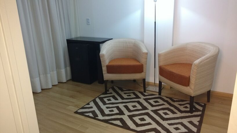 Imagen de la habitación del Hotel Palermo Bridge. Foto 16