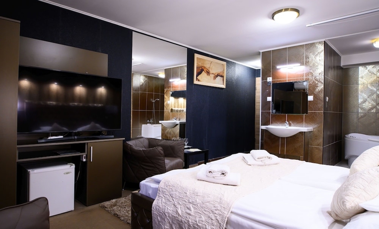 Imagen de la habitación del Hotel Palerm&oacute; Panzi&oacute;. Foto 11