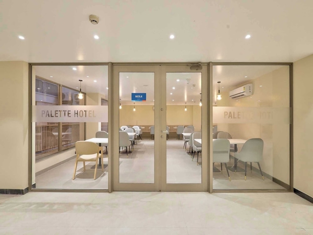 Imagen de los interiores del Hotel Palette Millennium City Gurugram. Foto 12