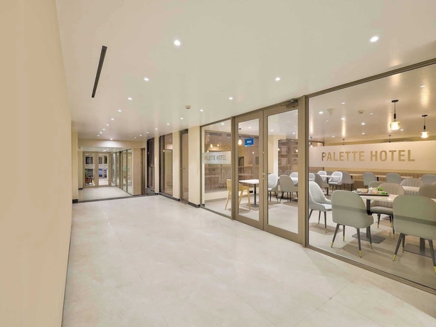 Imagen de los interiores del Hotel Palette Millennium City Gurugram. Foto 13
