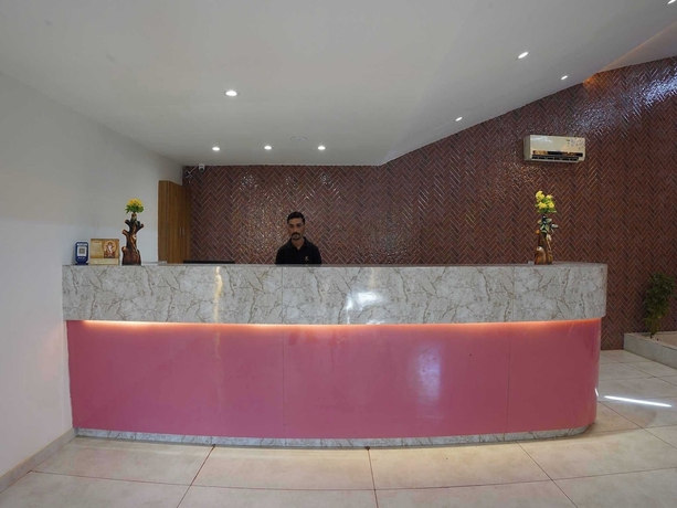 Imagen de los interiores del Hotel Palette The Royal Castle Resort Rajkot. Foto 13