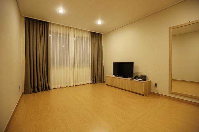 Imagen de la habitación del Hotel Palgong Emillia. Foto 5