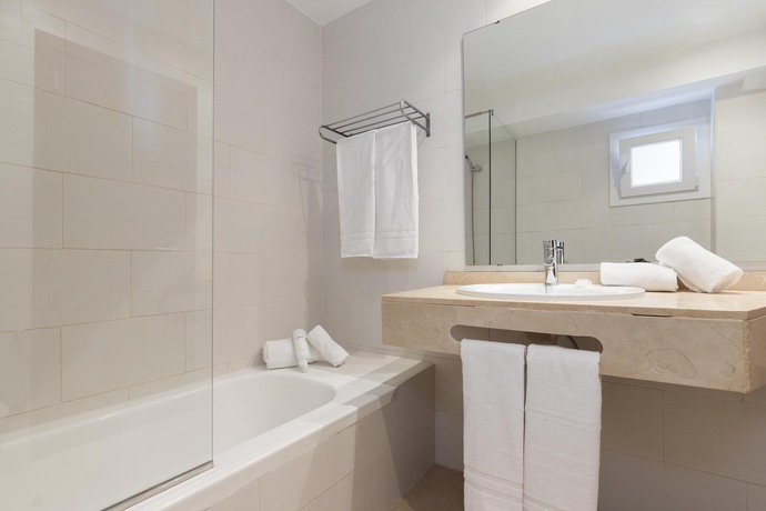 Imagen de la habitación del Hotel Palia Dolce Farniente. Foto 4