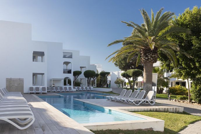 Imagen de la piscina del Hotel Palia Dolce Farniente. Foto 17