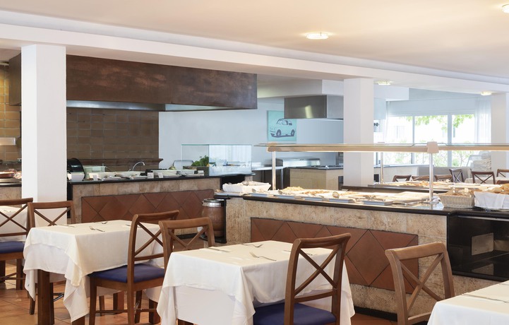 Imagen del bar/restaurante del Hotel Palia Dolce Farniente. Foto 3