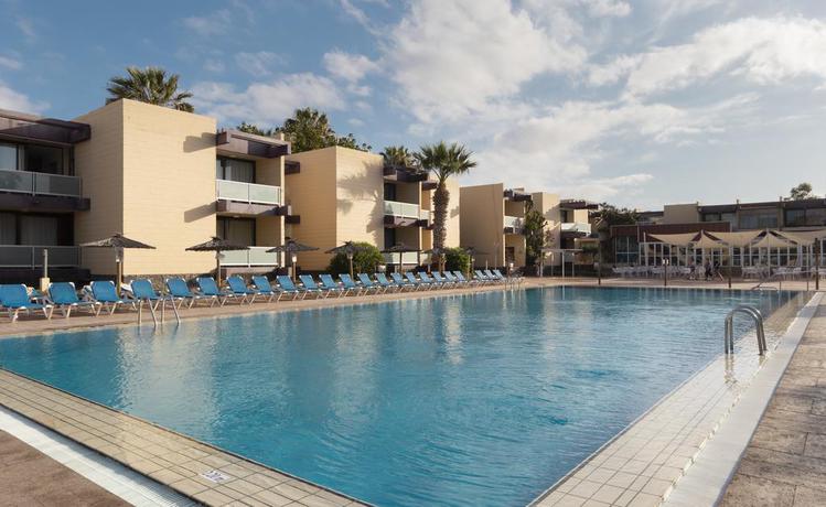 Imagen de la piscina del Hotel Palia Don Pedro. Foto 10