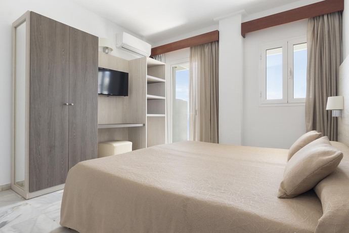 Imagen de la habitación del Hotel Palia La Roca. Foto 7