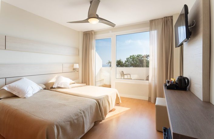 Imagen de la habitación del Hotel Palia Maria Eugenia. Foto 7