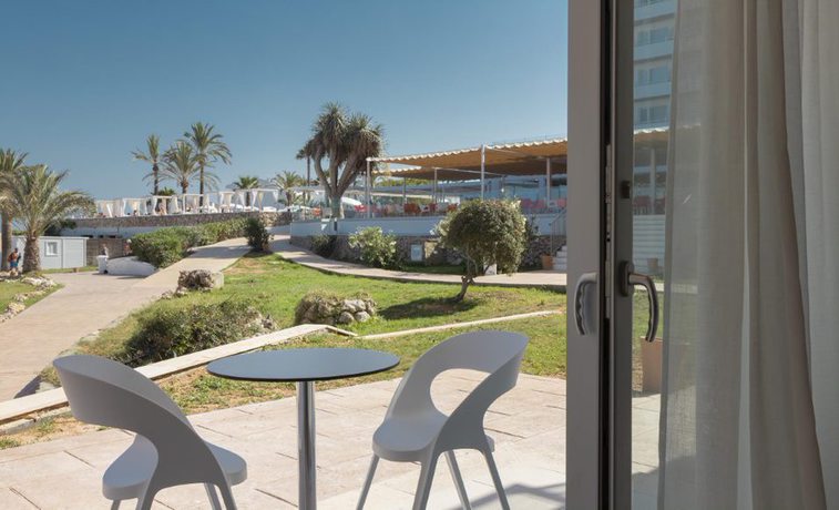 Imagen de la habitación del Hotel Palia Maria Eugenia. Foto 10