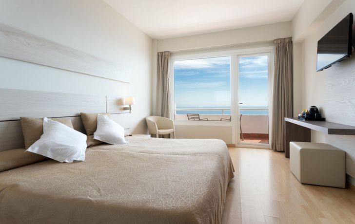 Imagen de la habitación del Hotel Palia Maria Eugenia. Foto 13