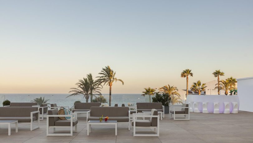 Imagen de los exteriores del Hotel Palia Maria Eugenia. Foto 15