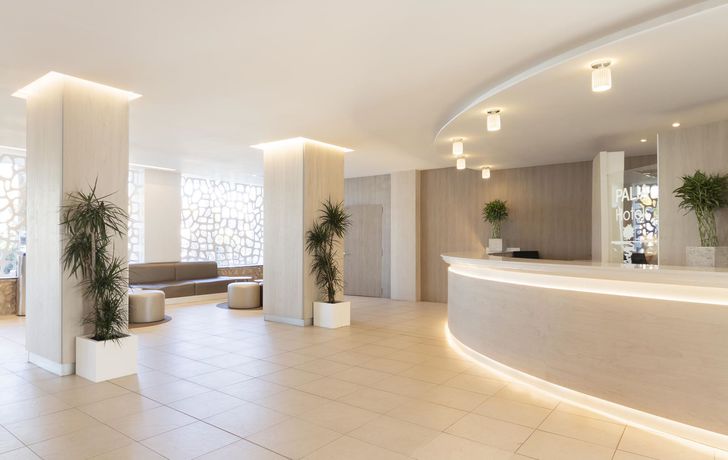 Imagen de los interiores del Hotel Palia Maria Eugenia. Foto 16