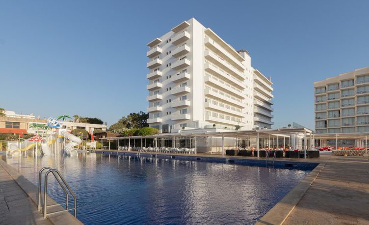 Imagen de la piscina del Hotel Palia Maria Eugenia. Foto 19