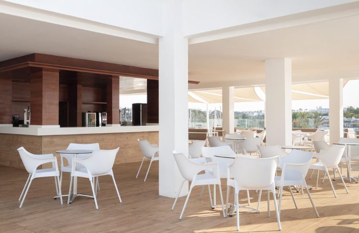 Imagen del bar/restaurante del Hotel Palia Puerto del Sol. Foto 6