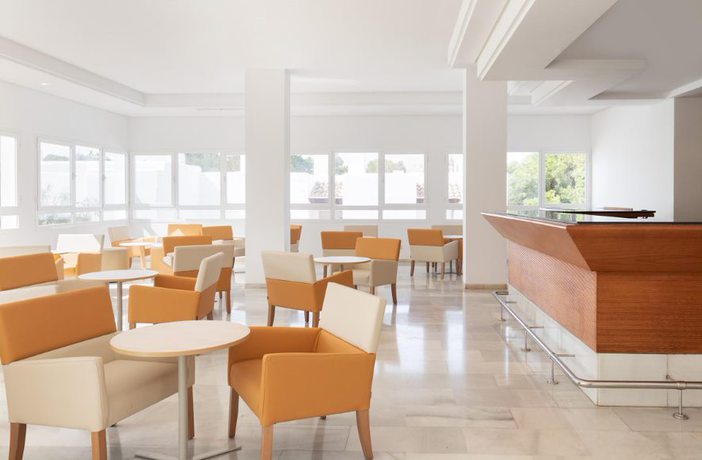 Imagen del bar/restaurante del Hotel Palia Puerto del Sol. Foto 7