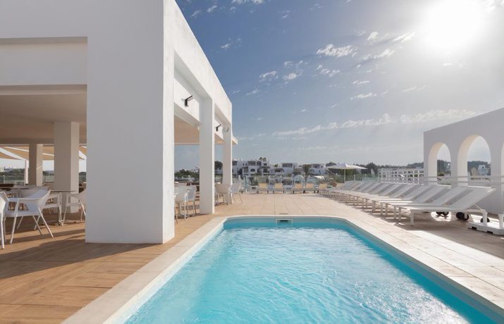 Imagen de la piscina del Hotel Palia Puerto del Sol. Foto 44