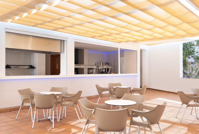 Imagen del bar/restaurante del Hotel Palia Puerto del Sol. Foto 8