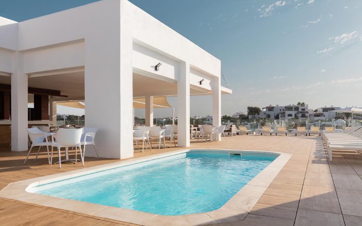 Imagen de la piscina del Hotel Palia Puerto del Sol. Foto 49