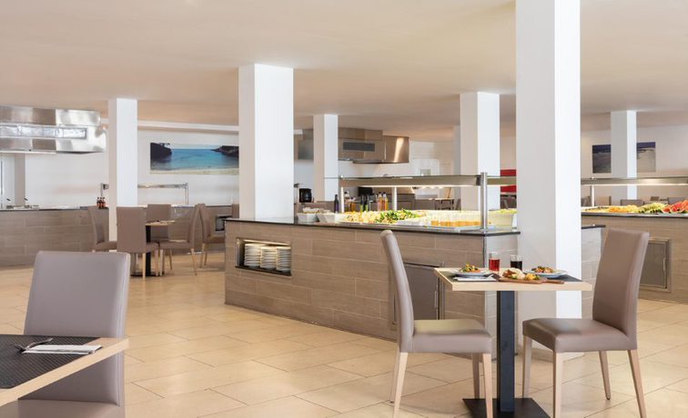 Imagen del bar/restaurante del Hotel Palia Puerto del Sol. Foto 9