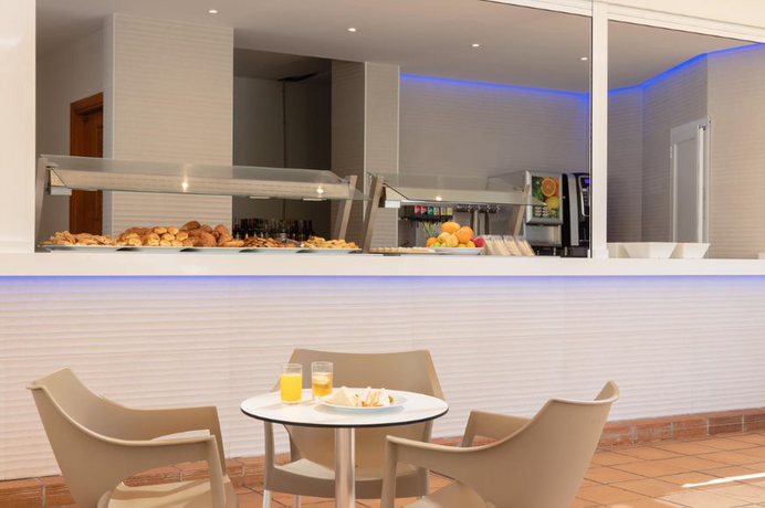 Imagen del bar/restaurante del Hotel Palia Puerto del Sol. Foto 13