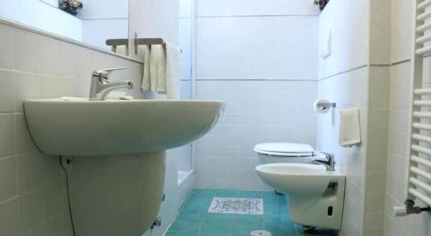 Imagen de la habitación del Hotel Palinuro. Foto 13