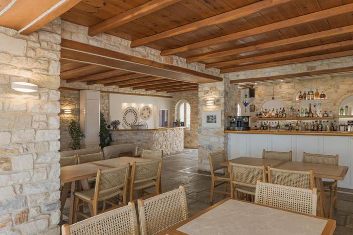 Imagen del bar/restaurante del Hotel Paliomylos Spa. Foto 2