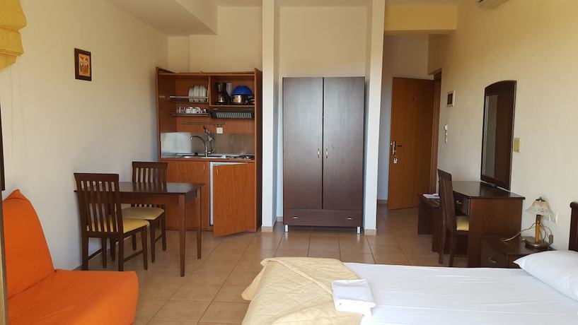 Imagen de la habitación del Hotel Palirria and Studios. Foto 6