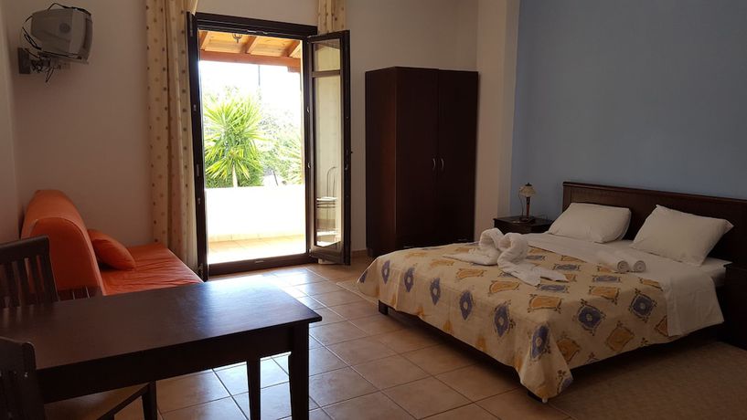 Imagen de la habitación del Hotel Palirria and Studios. Foto 7