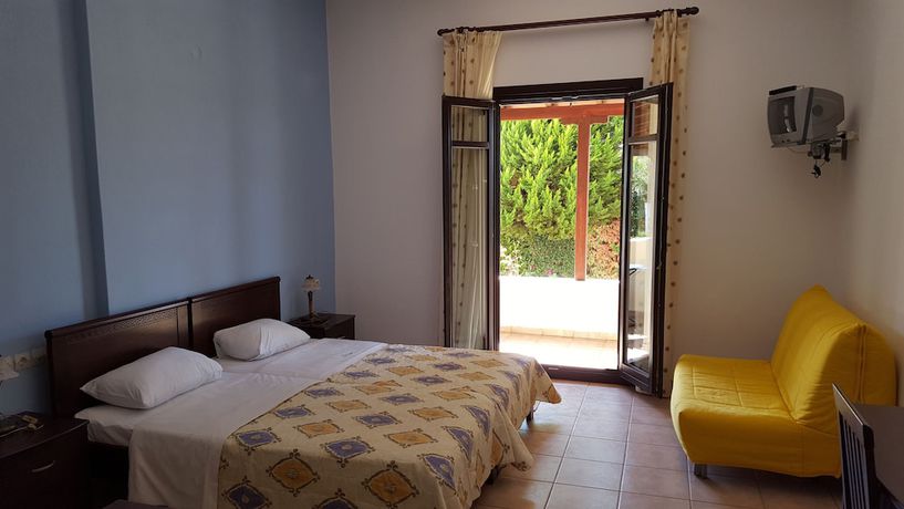 Imagen de la habitación del Hotel Palirria and Studios. Foto 10