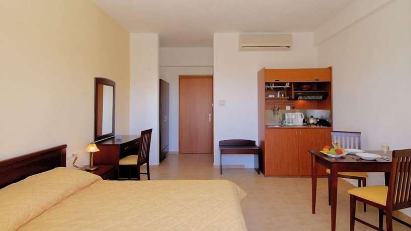 Imagen de la habitación del Hotel Palirria and Studios. Foto 12
