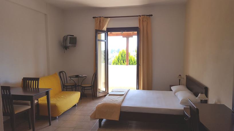 Imagen de la habitación del Hotel Palirria and Studios. Foto 14