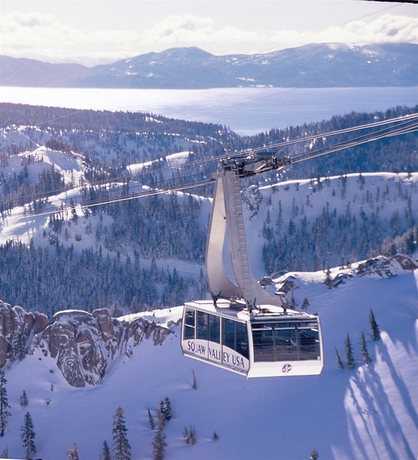 Imagen de los exteriores del Hotel Palisades Tahoe Lodge. Foto 9
