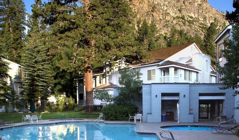 Imagen de la piscina del Hotel Palisades Tahoe Lodge. Foto 14