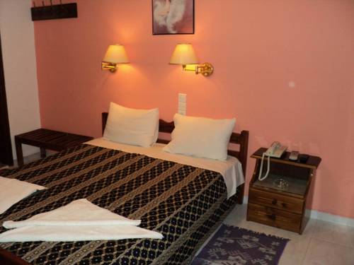 Imagen de la habitación del Hotel Palladion, Fira. Foto 2