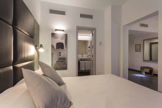 Imagen de la habitación del Hotel Palladium Hotel Cala Llonga. Foto 17